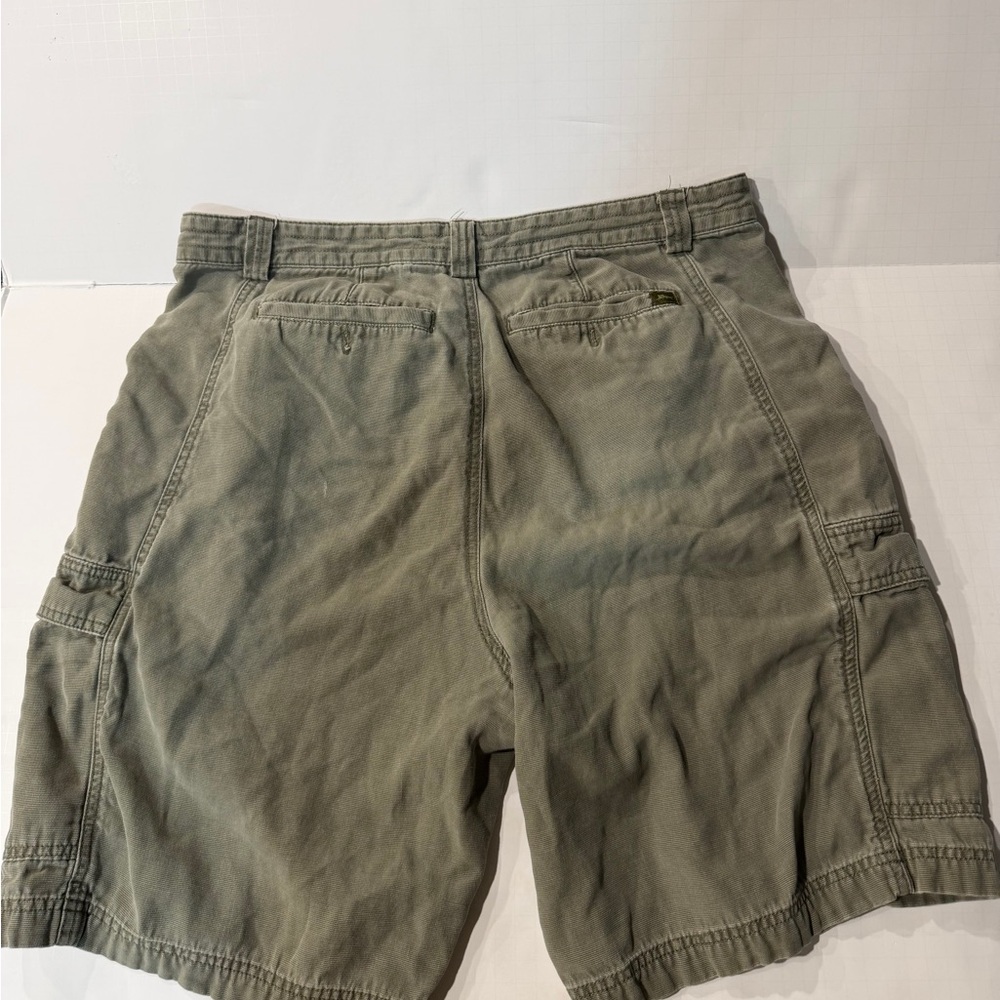 Tommy Bahama Men's Green Cargo Shorts - Picture 3 of 6